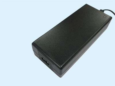 Adaptador de escritorio 90VAC - 264VAC del cuaderno, sobre corriente, protección del cortocircuito