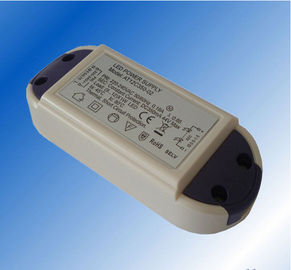 el voltaje constante de 12V DC 1A 12W llevó el CE del conductor IP65 EN61000-3-2 ROHS