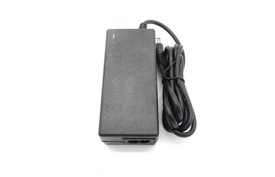 Fuente de alimentación de la transferencia/adaptador de escritorio eléctricos del externo 12V 5A