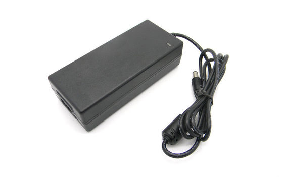 Fuente de alimentación de la transferencia/adaptador de escritorio eléctricos del externo 12V 5A