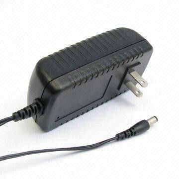 12 vatios que cambian el adaptador, filtro emi Incorporado, altos adaptadores de viaje de Ktec del conjunto de circuitos de Effiiency