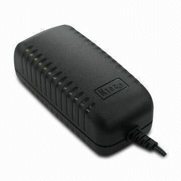 Adaptador de corriente alterna universal de 15 vatios para los productos audios y video