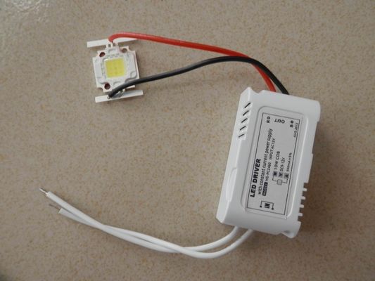 Conductor constante de la corriente LED de la luz de inundación 10W, fuente de alimentación de la transferencia de 10 vatios LED