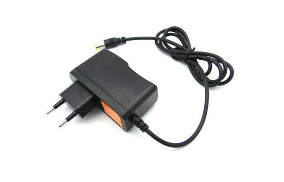 CA al adaptador 9V 1A sobre el voltaje para el router, 100-240Vac del soporte de la pared de DC