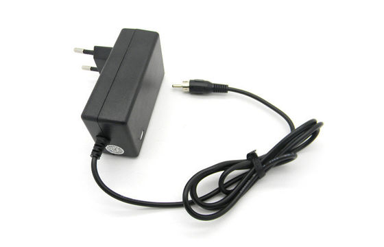 100-240VAC entró el conector RCA del adaptador del Pared-soporte del enchufe 16V 2A de la UE para Santral
