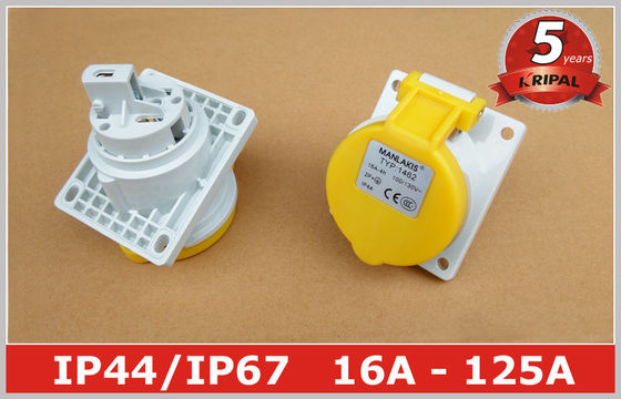 El panel anguloso montó el Pin industrial del interruptor 110V 16A IP44 3 del zócalo de poder para el infante de marina