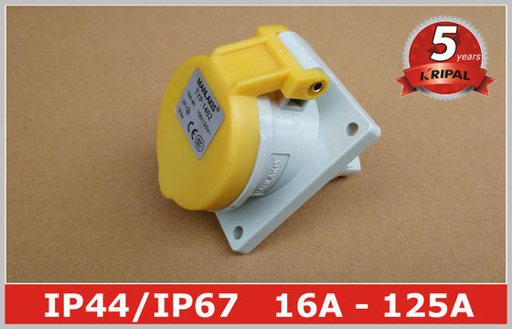 El panel anguloso montó el Pin industrial del interruptor 110V 16A IP44 3 del zócalo de poder para el infante de marina