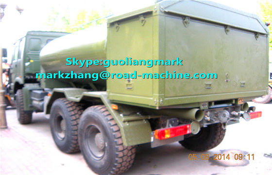 Camión de petrolero verde del agua de los militares 6*4 de SINOTRUK HOWO 25000L con el estándar EURO LHD O RHD